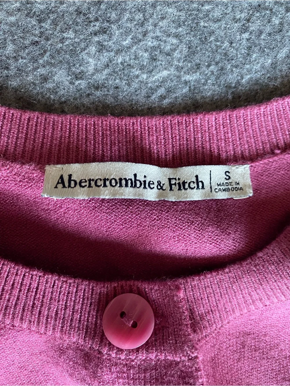 NWT Abercrombie & Fitch Pink Crewneck Crop Cardigan S Embroider Preppy Coquette